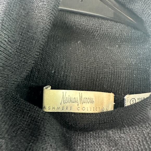 Neiman Marcus Cashmere Collection Basic Turtleneck Top – Size S - Picture 4 of 9
